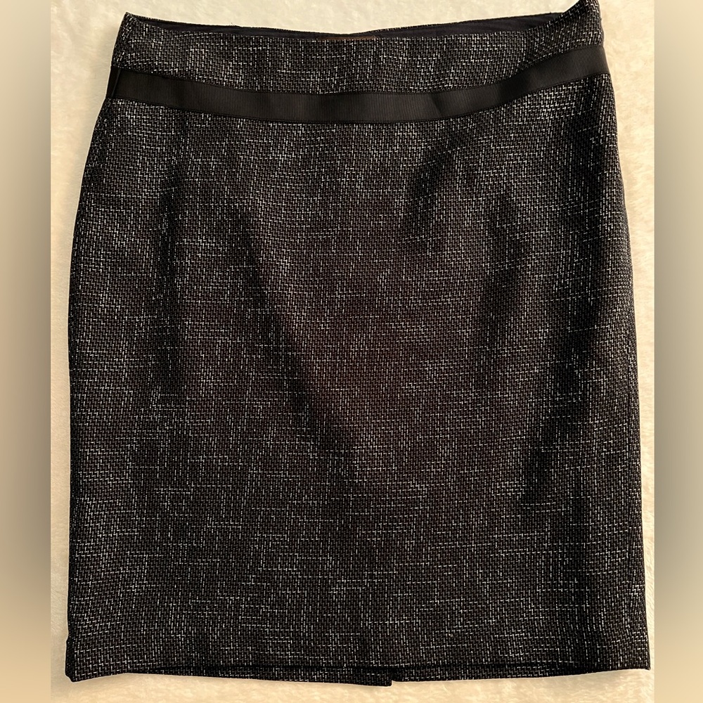 The Limited Black Textured Pencil Skirt, Size 4